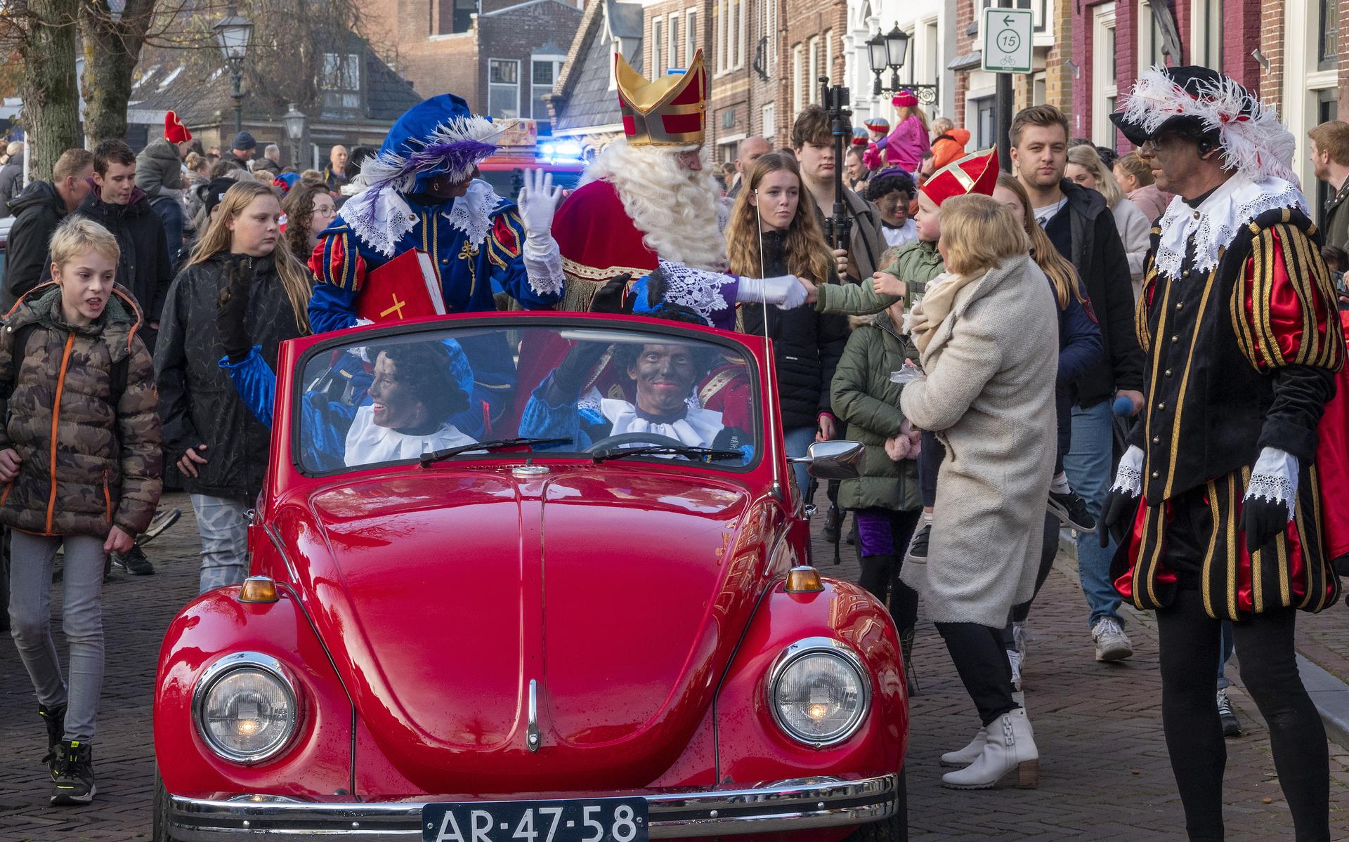 Sinterklaas komt (ook) weer aan in Franeker - Leeuwarder Courant